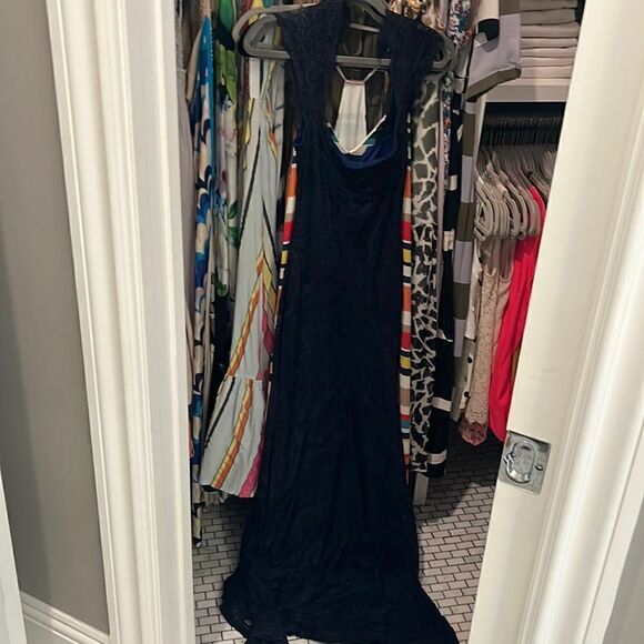 Nicole Miller long dark purple lined lace square neck cap sleeve gown EUC sz 2
